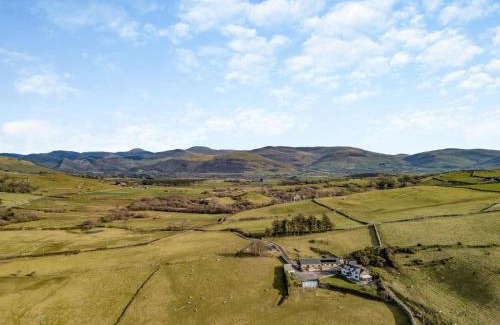 Tywyn House | Isaf Rhoslefain