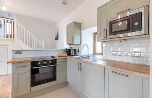 Tywyn House | Isaf Rhoslefain