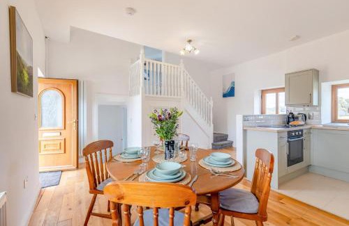 Tywyn House | Isaf Rhoslefain