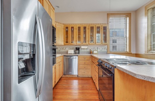 Historic District - North House | Isaiah Davenport-built Historic Row House, Near River St, Sleeps 14