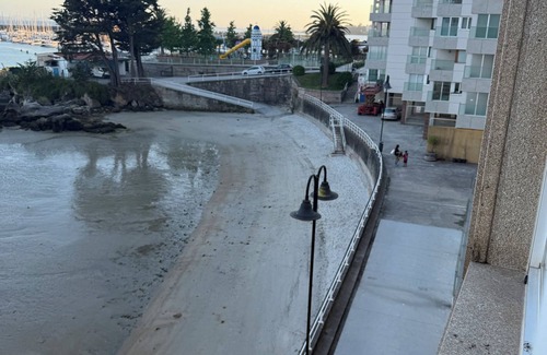 Sanxenxo Apartment | ISAMAR BELLAVISTA PLAYAS - BEAUTIFUL APARTMENT WITH TERRACE AT THE FOOT OF TWO BEACHES