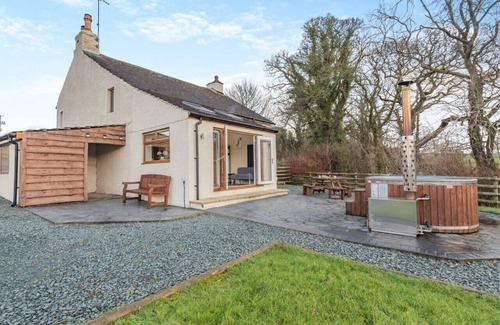 Cockermouth House | Isel Gate Cottage - Three Bedroom House, Sleeps 6