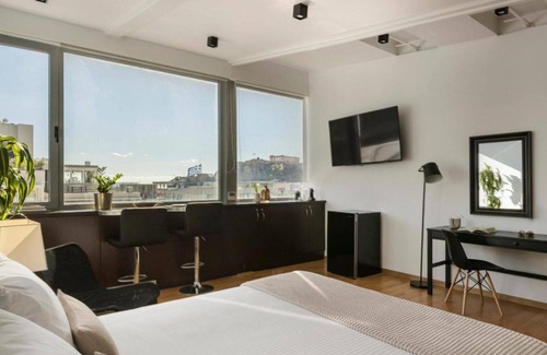Athens City Centre Villa | ISholidays Adults Only Acropolis Suites Troulanda