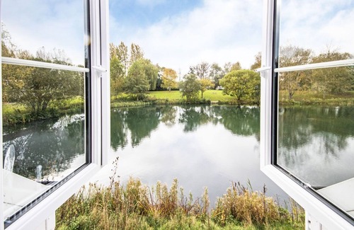 South Cerney House | Isis Lakes 79, Reflections (P)