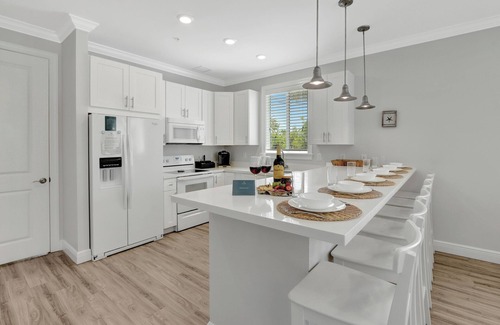Islamorada Villa | Isla Lychee: Boutique Resort, FREE Boat Dockage Sep-Oct Only!