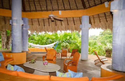 Granada Villa | Isla Serena