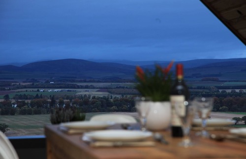 Forfar Cottage | Isla - Steading c/w Pool, Jacuzzi, Tennis and stunning views of the Cairngorms
