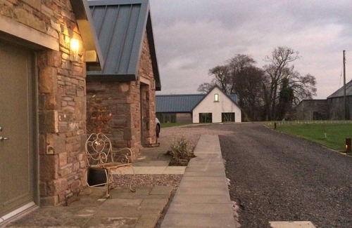 Forfar Cottage | Isla - Steading c/w Pool, Jacuzzi, Tennis and stunning views of the Cairngorms