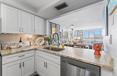 Isla del Sol Apartment | Isla Vista Retreat: Sunset Views & Bay Breezes