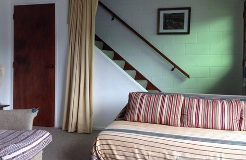 Wellington Apartment | Island Bay Wellington stunning beach front bach
