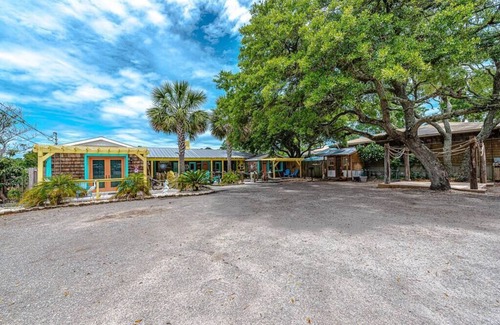North Carolina Coast House | Island Breeze 20 max+ Golf Carts