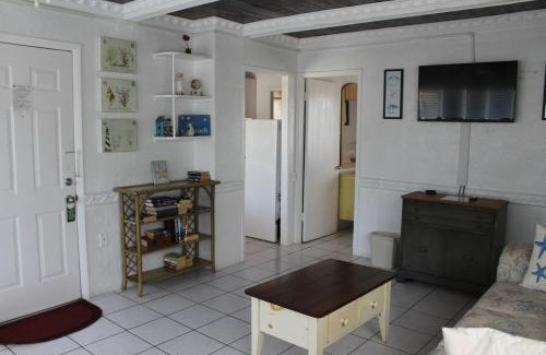 Venice Hotel | Island Breeze Inn - Venice