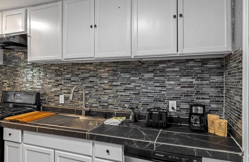 Galveston House | Island Bungalow Near Beach & UTMB w/EV Charger