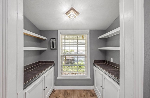 Galveston House | Island Bungalow Near Beach & UTMB w/EV Charger