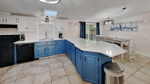 Put-in-Bay House | Island Club #104