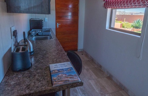 Luderitz House | Island Cottage Guesthouse