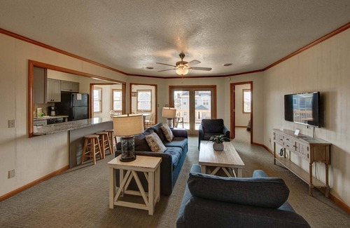 Buxton Cottage | Island Fantasea- Short Walk to Beach- Upper and Lower Level