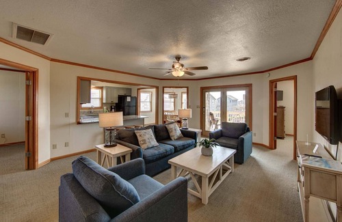 Buxton Cottage | Island Fantasea- Short Walk to Beach- Upper and Lower Level