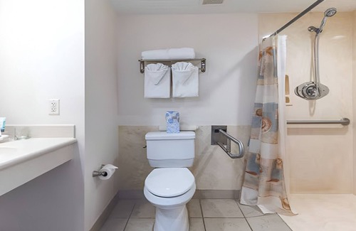 Captiva Hotel | Island Getaway! Pool View Unit | Balcony | Ideal for Families! Free Parking