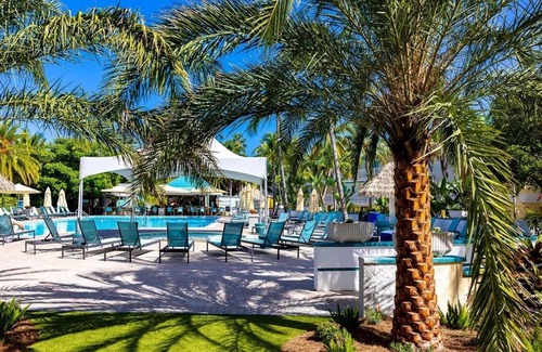 Captiva Hotel | Island Getaway! Pool View Unit | Balcony | Ideal for Families! Free Parking