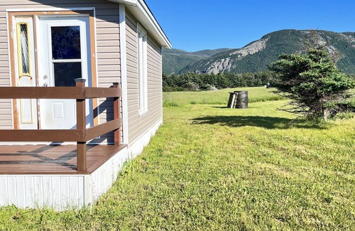 York Harbour Cabin | Island-getaways cottage rental and cod fishing. We do island tours upon estuary