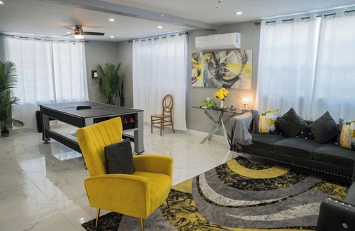 Nassau House | Island Haven Hideaway 5BR Home & Pool Cottage Near Beach