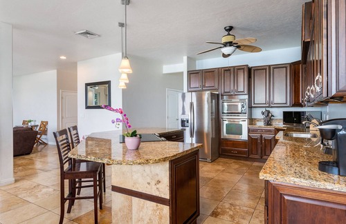 Laie House | Island Hibiscus Hale- Ocean Views, Whale watching, AC