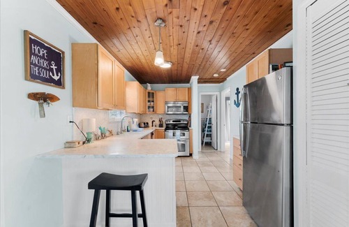 Crescent Beach House | Island House Beach 3BR Near Ocean