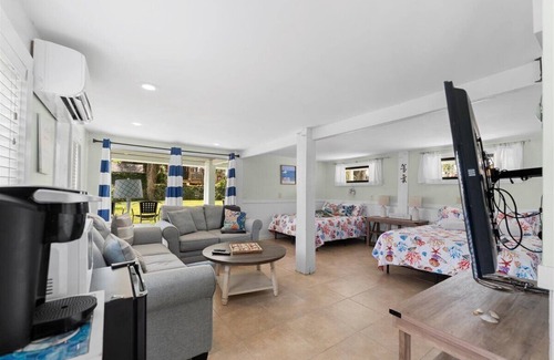 Crescent Beach House | Island House Beach 3BR Near Ocean