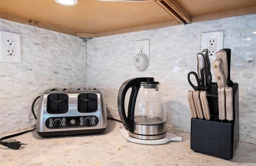 Crescent Beach House | Island House Beach 3BR Near Ocean