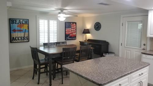Siesta Key Villa | Island House Beach Resort 15