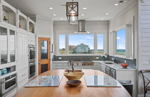 East End House | Island Life: 8BR East End House- Priv. Pool and Hot Tub, Sleeps 26, Beachfront!
