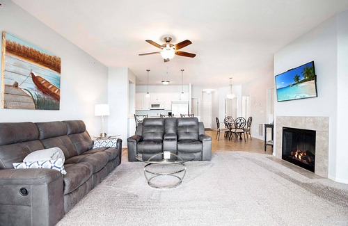 Rocky Mount Condo | Island Life! Pool, Grilling Patio & Amazing Views!