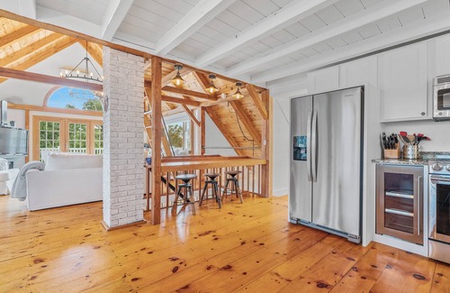 Katama House | Island Luxe Escape/Pool Sauna Game Room