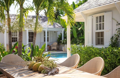 Dunmore Town Cottage | Island Oasis in the heart of Dunmore town