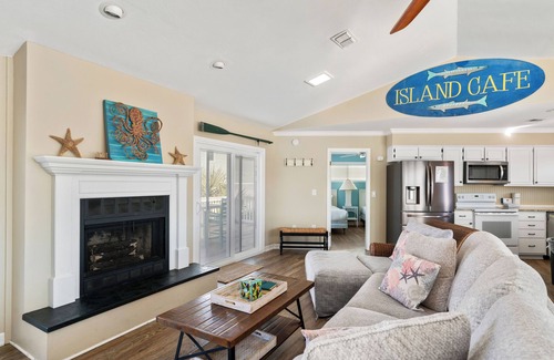 Navarre Beach House | Island Oasis, Pet Friendly!