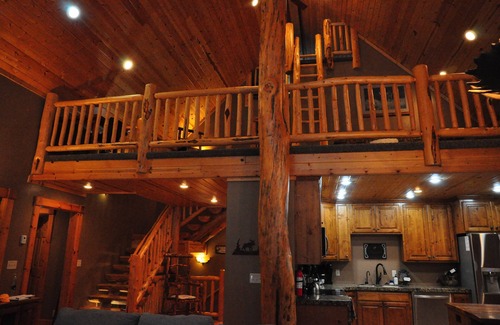 Island Park House | Island Park Luxury Cabin-Hot Tub-Near Yellowstone