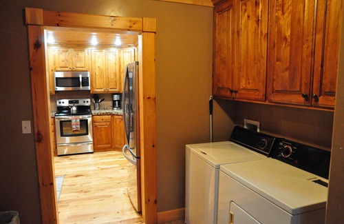 Island Park House | Island Park Luxury Cabin-Hot Tub-Near Yellowstone
