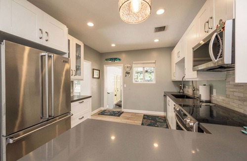 Midtown House | ISLAND SANCTUARY KEY WEST - 3 Bedroom/2 Bathroom with Pool and Parking!