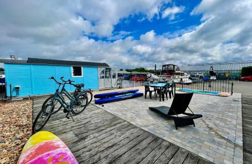 Aalsmeer Boat Rental | Island Sleeping