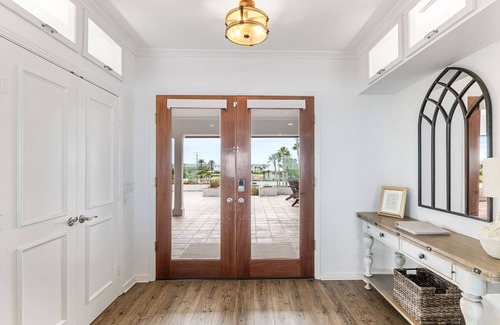 Crescent Beach Apartment | Island Time - Oceanfront Bliss