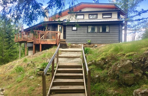 Heriot Bay House | Island Time - Quadra Island Vacation Home
