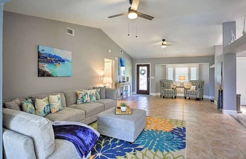 Kitchener House | Island vibes - Entire home 3bd/2bth - MUST SEA !