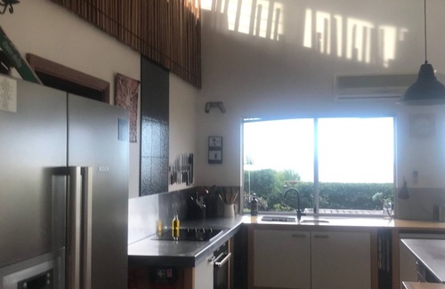 Goode Beach House | Island View