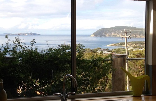 Goode Beach House | Island View