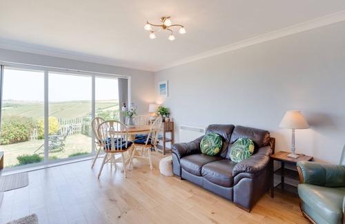 Thurlestone House | Island View - Three Bedroom House, Sleeps 5