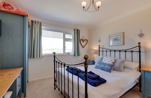 Thurlestone House | Island View - Three Bedroom House, Sleeps 5
