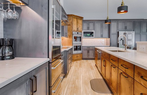 Canandaigua Cottage | Island View: "Lakeside Luxury and Family Reunion Friendly!"