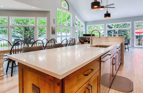 Canandaigua Cottage | Island View: "Lakeside Luxury and Family Reunion Friendly!"