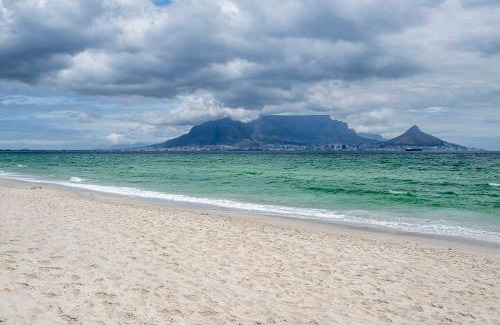 Bloubergstrand Apartment | Island view on Clam